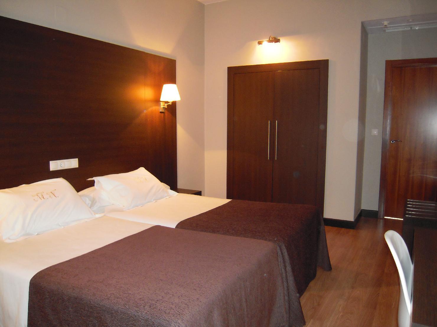 Hotel Mendez Nunez 卢戈 外观 照片